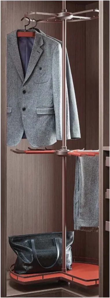 Three-tier rotating corner unit for an L-shaped wardrobe
